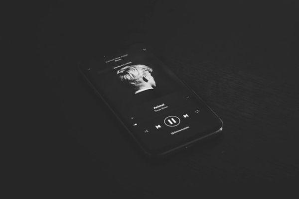 Ilustrasi Lirik Lagu Tentang Seseorang El Putra dan Maknanya. Unsplash.com/Nadine E