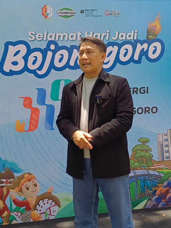 Kepala Dinas Kebudayaan dan Pariwisata (Disbudpar) Kabupaten Bojonegoro, Welly Fitrama saat beri keterangan. (Aset: Istimewa)