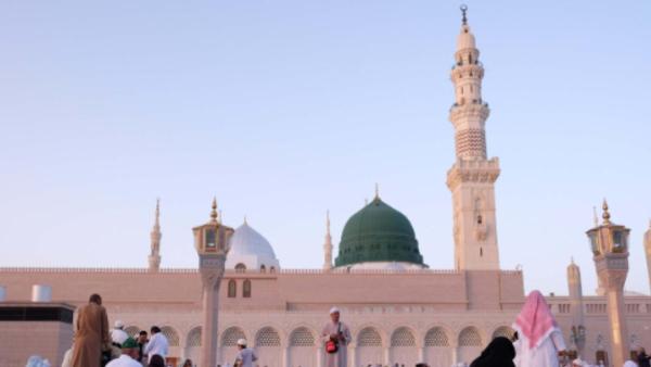 MASJID- Gambar Masjid Nabawi Madinah, Arab Saudi diakses pada laman guideoftheworld.com, Kamis(23/10/25).