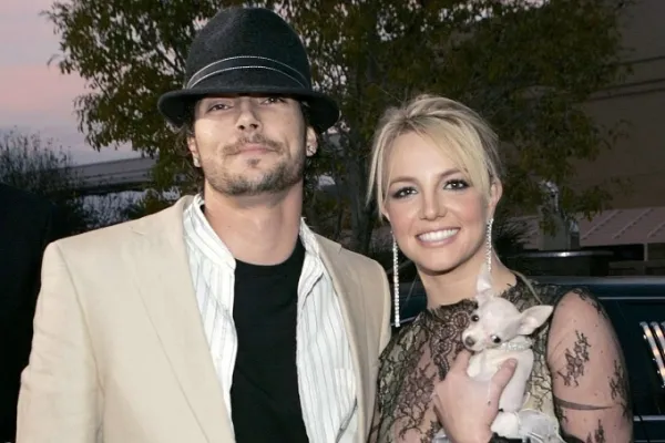 Britney Spears cưới Kevin Federline năm 2004, chia tay năm 2007. Sau ly hôn, ca sĩ trả Federline hàng chục nghìn USD tiền trợ cấp nuôi con đến khi con út đủ 18 tuổi. Ảnh: WireImage