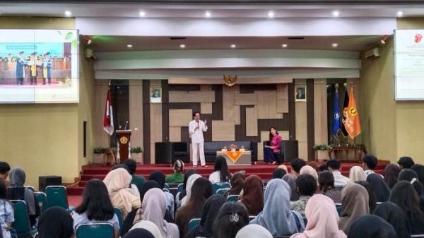 PERAN PUBLIC RELATIONS - Di tengah persaingan industri modern yang semakin kompetitif, peran Public Relations (PR) menjadi kunci dalam membangun branding yang kuat