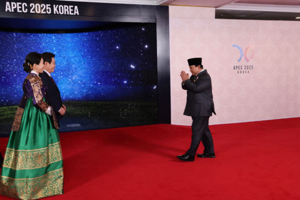 Presiden Prabowo Subianto (kanan) menghadiri jamuan makan malam di KTT APEC, Korea Selatan, Jumat (31/10/2025). Foto: Dok. Biro Pers Sekretariat Presiden