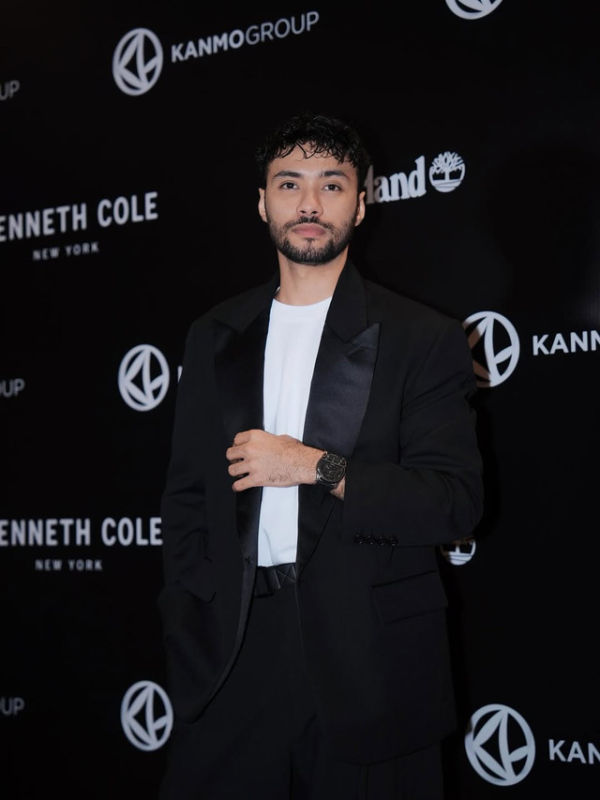 Aktor Refal Hady jadi wajah jam tangan POLICE di Indonesia. Foto: Kanmo Group