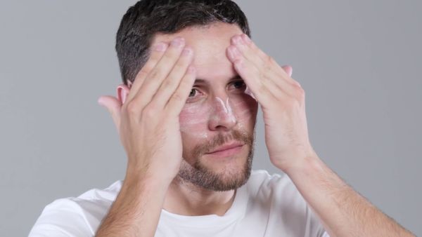 How To Use Clinique For Men Face Scrub