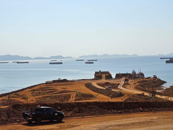 Aktivitas pertambangan nikel PT PAM Mineral Tbk (NICL). Foto: NICL