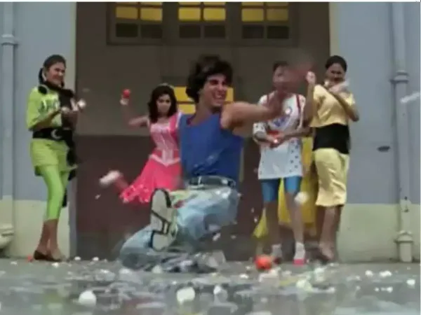 egg throwing scene egg throwing scene