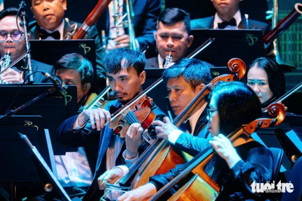 Hòa nhạc Giao hưởng hữu nghị Việt Nam - Trung Quốc nhân 75 năm thiết lập quan hệ ngoại giao - Ảnh 4. hữu nghị - Ảnh 6.