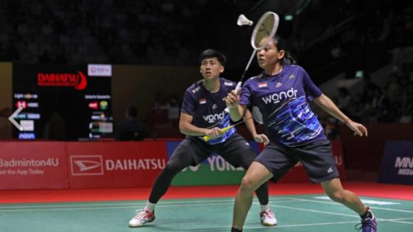 DUET MARWAN/AISYAH - Pasangan ganda campuran Indonesia, Marwan Faza/Aisyah Salsabila Putri Pranata, saat beraksi di 32 besar Indonesia Masters 2025 melawan wakil Jerman, Jones Ralfy Jansen/Thuc Phuong Nguyen. Bertempat di Istora Senayan, Marwan/Aisyah menang dengan skor 19-21, 21-16, 21-13.