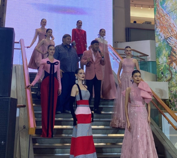 Fashion show by Ivan Gunawan di acara Pink Soirée. Foto: kumparan/Naela Marcelina