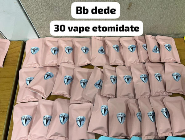 Polisi menyita barang bukti  475 Catridge Etomidate.  Foto: Dok. Istimewa