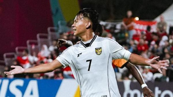 Ekspresi pemain Timnas U17 Indonesia, Zahaby Gholy setelah mencetak gol ke gawang Zambia dalam matchday 1 Piala Dunia U17 2025 di Aspire Zone - Pitch 7, Doha, Qatar, Rabu (5/11/2025) dini hari WIB. Skuat Garuda Muda kalah dari Zambia dengan skor 1-3.