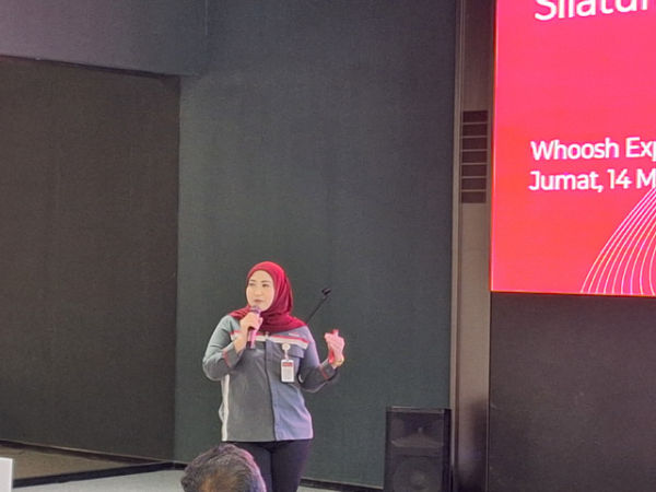 General Manager Corporate Secretary KCIC, Eva Chairunnisa dalam Buka Puasa Bersama KCIC dan Media di Stasiun KCIC Halim, Jakarta Timur pada Jumat (14/3). Foto: Argya Maheswara/kumparan