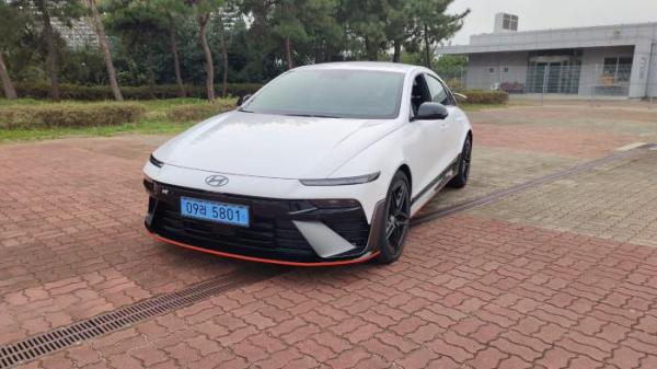 Hyundai Ioniq 6 N, mobil listrik berperforma tinggi