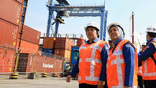 KKP melepas ekspor udang bersertifikat bebas cesium ke AS.  Foto: Dok. KKP