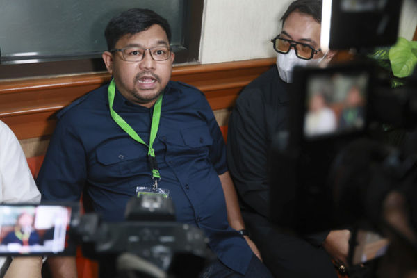 Komedian Bedu saat menjalani sidang cerai perdana di Pengadilan Agama Jakarta Selatan, Selasa, (30/9/2025). Foto: Dok. Agus Apriyanto