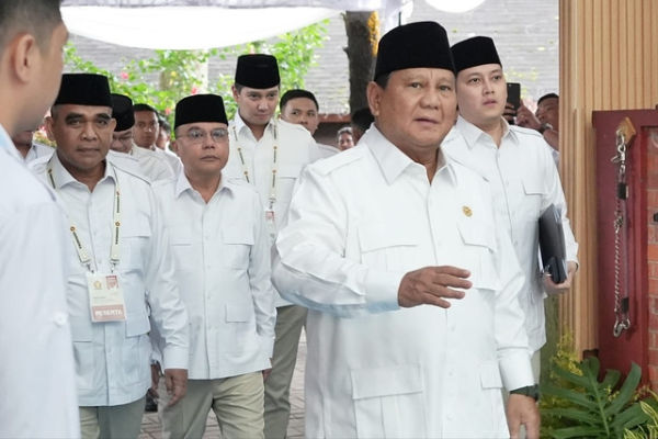 Prabowo Subianto dalam acara Taklimat Ketua Dewan Pembina Partai Gerindra, di Hambalang, Sabtu (8/11/2025). Foto: Instagram/@sufmi_dasco