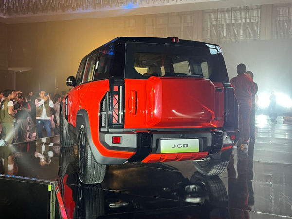 Peluncuran Chery J6T di Jeep Station Indonesia (JSI), Bogor, Sabtu (8/11/2025). Foto: Syahrul Ghiffari/kumparan