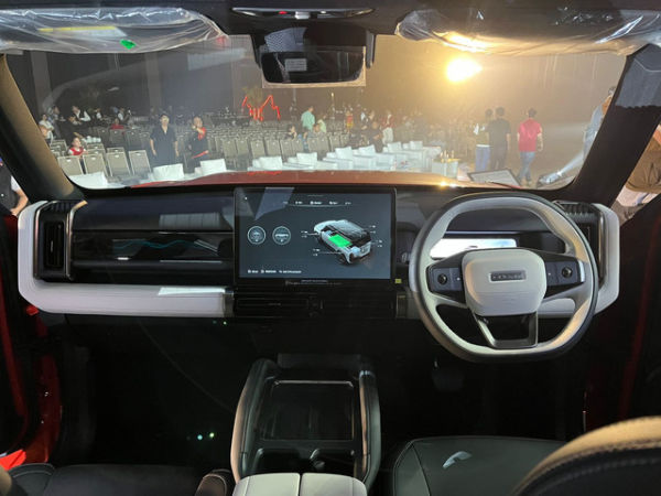 Peluncuran Chery J6T di Jeep Station Indonesia (JSI), Bogor, Sabtu (8/11/2025). Foto: Syahrul Ghiffari/kumparan