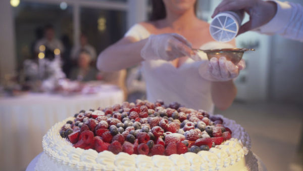 Ilustrasi kue pernikahan dalam tradisi masyarakat Italia dan Eropa yang sedang ngetren. Foto: Sidorov_Ruslan/Shutterstock