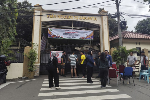 Suasana satu hari setelah ledakan di SMAN 72 Jakarta, Kelapa Gading, Jakarta, Sabtu (8/11/2025) Foto: Luthfi Humam/kumparan