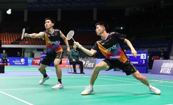 RAYMOND/JOAQUIN - Ganda putra Indonesia, Raymond Indra/Nikolaus Joaquin bermain dalam gelaran Korea Masters 2025 babak 16 besar pada 6 November 2025. Dok/PBSI
