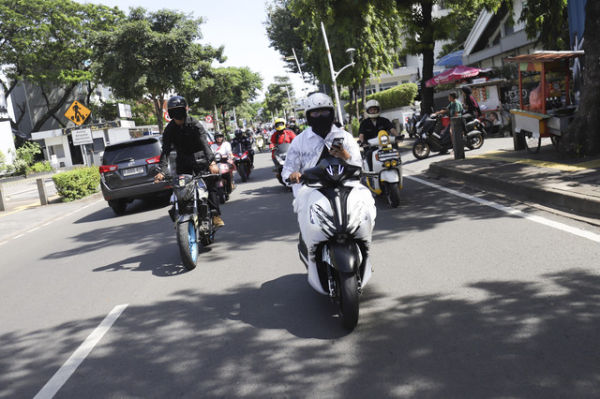 Keseruan kumparan On The Road dari Taman Mataram menuju kantor kumparan, Jakarta Selatan, Minggu (9/11/2025). Foto: Jamal Ramadhan/kumparan