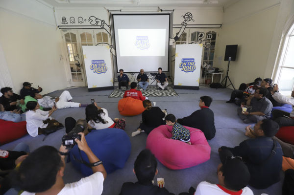 Keseruan diskusi kumparan On The Road di kantor kumparan, Jakarta Selatan, Minggu (9/11/2025). Foto: Jamal Ramadhan/kumparan