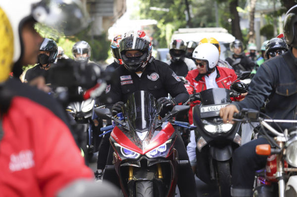 Keseruan kumparan On The Road dari Taman Mataram menuju kantor kumparan, Jakarta Selatan, Minggu (9/11/2025). Foto: Jamal Ramadhan/kumparan