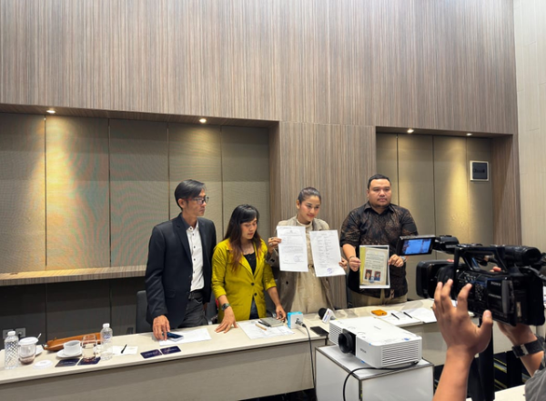 Jumpa pers Nuning Irpana bersama kuasa hukum. Foto: Istimewa