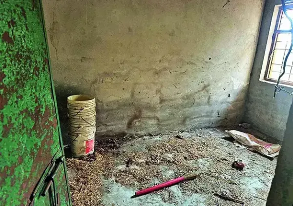 Ammonium nitrate brought, stored in batches in colony