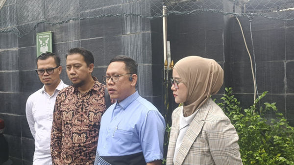 Kuasa hukum Nikita Mirzani, Galih Rakasiwi di PN Jakarta Selatan, PN Jakarta Selatan, Selasa (11/11/2025). Foto: Giovanni/kumparan 