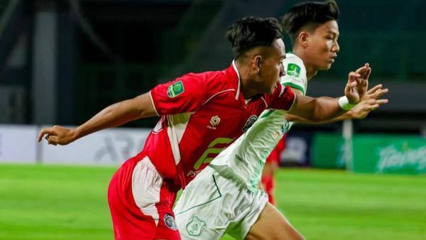 DUEL LAGA - Potret duel di laga FC Bekasi City kontra PSMS Medan berlangsung di Stadion Patriot Chandra Bhaga, Bekasi, Minggu (9/11/2025). Hasil Bekasi City kontra PSMS Medan, Ayam Kinantan terkapar, tiket promosi ke Super League apakah masih aman?