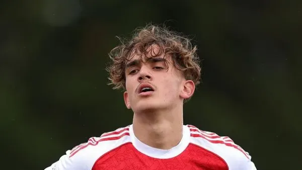 BOREHAMWOOD, ENGLAND - OCTOBER 21: Max Dowman of Arsenal during the UEFA Youth League 2025/26 between Arsenal FC and Atletico de Madrid at Meadow Park on October 21, 2025 in Borehamwood, England. (Photo by Alex Pantling/Getty Images)