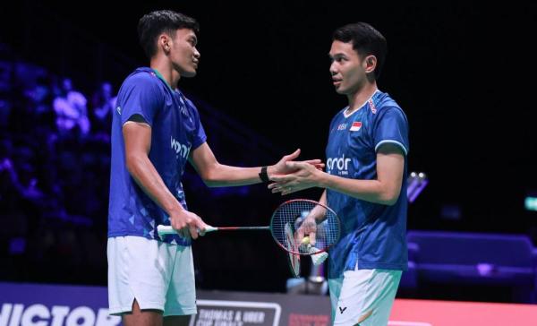 FAJAR/FIKRI - Ganda putra Indonesia, Fajar Alfian/Muhammad Shohibul Fikri bertanding melawan Liang Wei Keng/Wang Chang (China) dalam babak semifinal Denmark Open 2025 di Jyske Bank Arena, Odense, pada 17 Oktober 2025. DOK/PBSI