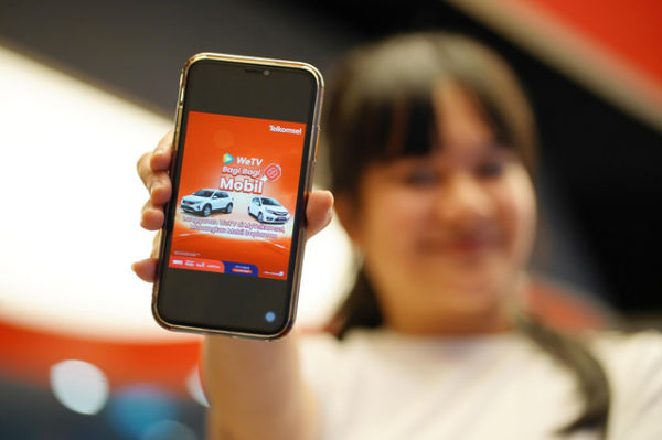Program undian WeTV Bagi-Bagi Mobil, Telkomsel dan WeTV. Foto: Telkomsel