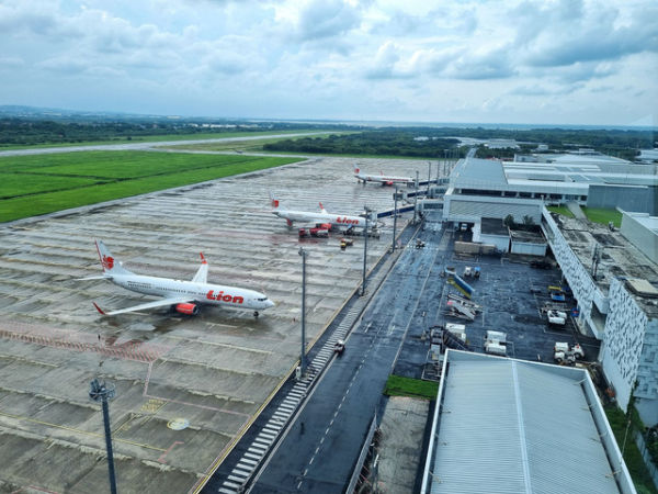 Panorama Bandara Ahmad Yani Semarang. Foto: Arriseptian/Shutterstock