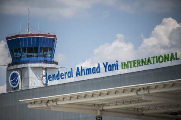 Suasana menara Air Traffic Controller (ATC) di Bandara Internasional Jenderal Ahmad Yani, Semarang, Jawa Tengah, Selasa (29/4/2025). Foto: Aprillio Akbar/ANTARA FOTO