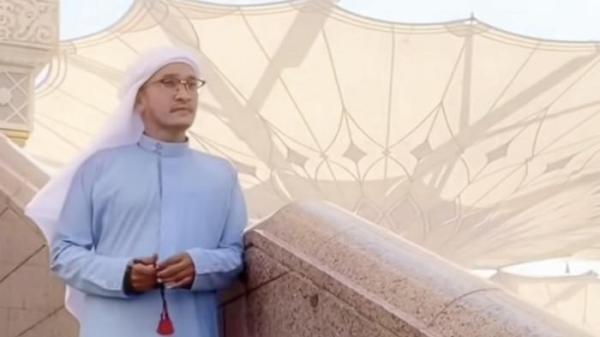 UMRAH - Momen artis Ruben Onsu menunaikan ibadah umrah dicapture (5/11/2025).