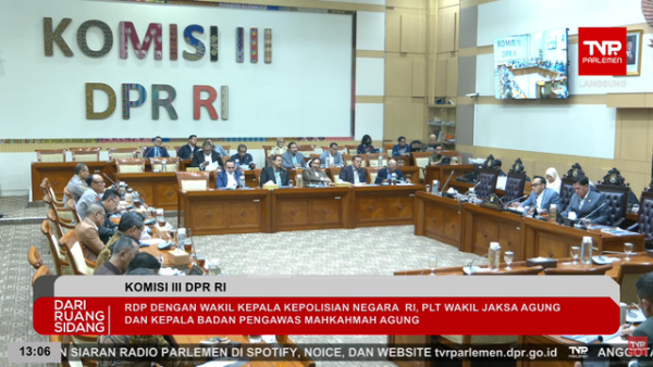 Suasana RDP Komisi III DPR RI dengan Wakapolri, Plt. Wakil Jaksa Agung RI, dan Kepala BP MA RI, Jakarta, Selasa (18/11/2025). Foto: YouTube/ TVR Parlemen