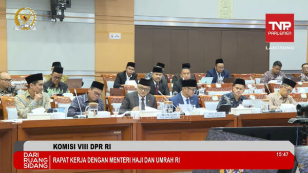 Rapat Komisi VIII DPR dengan Kementerian Haji dan Umrah, Selasa (18/11/2025). Foto: YouTube/ TVR Parlemen