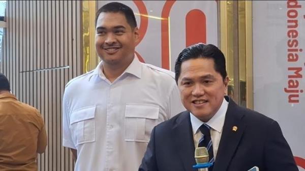 Menpora Erick Thohir saat diwawancarai usai dirinya melakukan serah terima jabatan dari Menpora sebelumnya, Dito Ariotedjo di Media Center Kemenpora, Senayan, Jakarta, Kamis (18/9/2025).