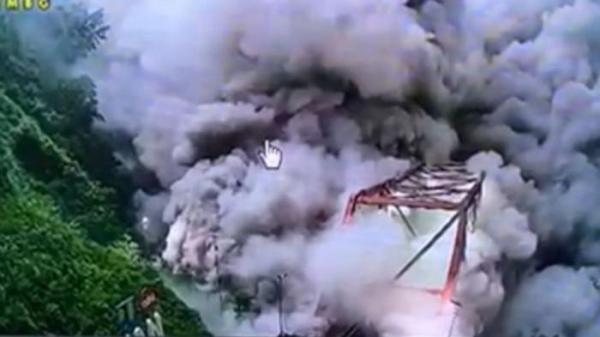 GUNUNG SEMERU ERUPSI - Kondisi Jembatan Gladak Perak, Lumajang usai diterjang awan panas guguran Gunung Semeru, Rabu (19/11/2025).