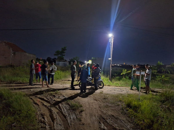 Pencarian pelaku pembunuhan terhadap ayah kandung di Gang Pendowo, Jalan Sri Krisna, Kelurahan Rajabasa Jaya, Rajabasa, Bandar Lampung. | Foto: Dok Istimewa