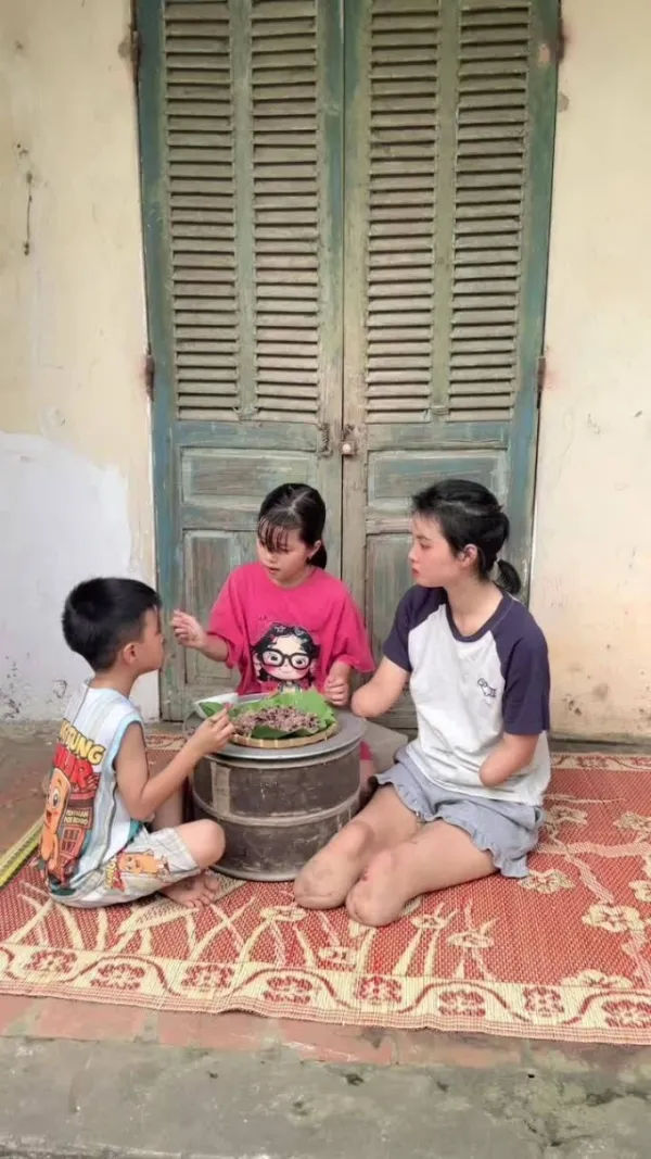 A mother's love revives a woman who lost her limbs