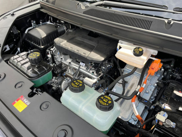 Mesin Wuling Darion PHEV. Foto: Syahrul Ghiffari/kumparan