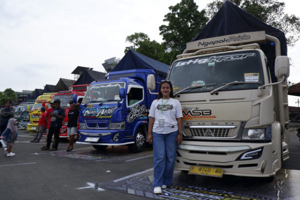 Warna-warni truk Fuso di Jambore Nasional Canter Mania Indonesia Community ke-12 di Purwokerto. Foto: Aditya Pratama Niagara/kumparan