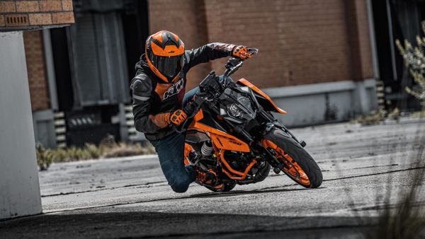 KTM Duke 390- The Bike That Will Bring the Orange Craze to the Streets, Full Details - Times Bull