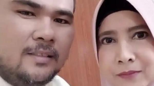 SOSOK MANTAN ISTRI - Sosok Nita, mantan istri Fahmi Bo yang setia mendampingi, respon saat diajak rujuk terungkap.