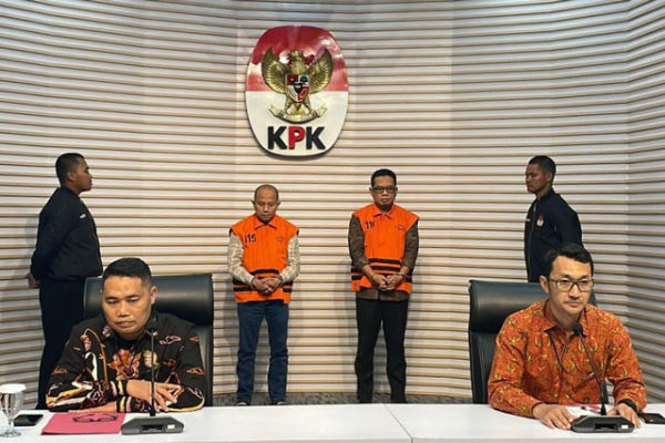 Konferensi pers penahanan tersangka kasus dugaan korupsi proyek fiktif di PT Pembangunan Perumahan (PP) di Gedung Merah Putih KPK, Jakarta, Selasa (25/11/2025). Foto: Fadhil Pramudya/kumparan