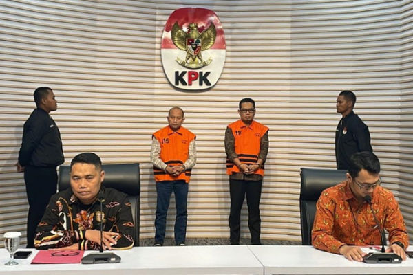 Konferensi pers penahanan tersangka kasus dugaan korupsi proyek fiktif di PT Pembangunan Perumahan (PP) di Gedung Merah Putih KPK, Jakarta, Selasa (25/11/2025). Foto: Fadhil Pramudya/kumparan